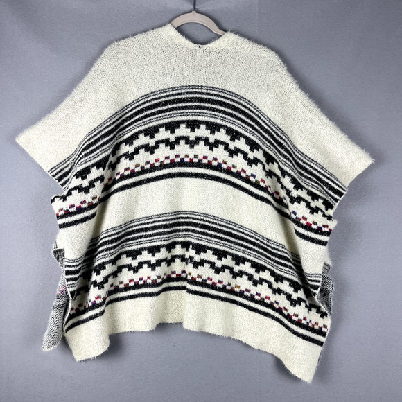 Anthropologie Akemi Kin Olivia Wrap Poncho Womens One Size Aztec Cozy Soft Boho - Picture 12 of 16